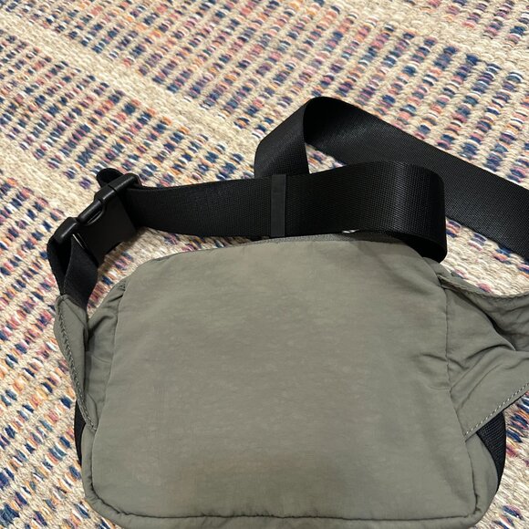 Lululemon Everywhere Crossbody Bag | Olive Green - Picture 3 of 4